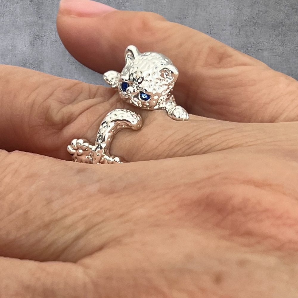 Silver cat ring with blue eyes adjustable size